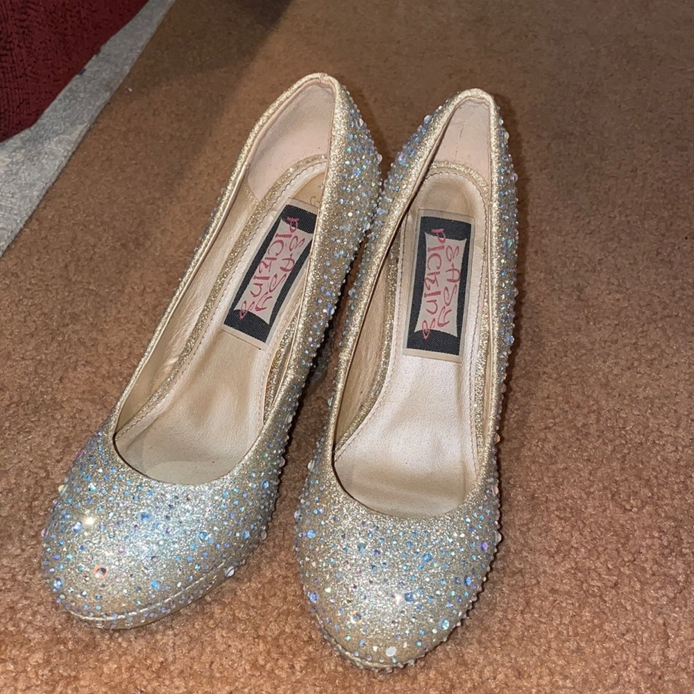 Easy pickins sparkly heels